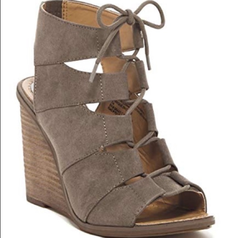 Melrose and Market Calista Fab Wedge - size 9.5